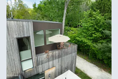 8 River Run Rd #8, Williamstown, MA 01267 - Photo 4