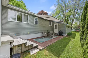 97 Morningview Dr, Pittsfield, MA 01201 - Photo 8