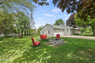 97 Morningview Dr, Pittsfield, MA 01201 - Photo 4
