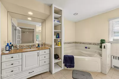 132 Main St, Williamstown, MA 01267 - Photo 18
