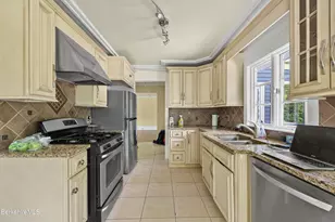 132 Main St, Williamstown, MA 01267 - Photo 4