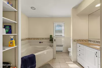 132 Main St, Williamstown, MA 01267 - Photo 16