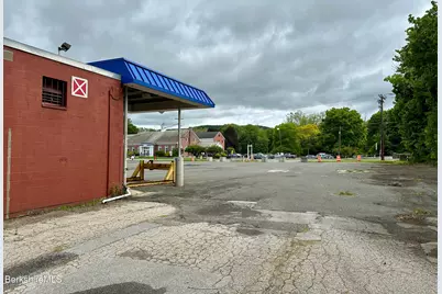 88 W Park St, Lee, MA 01238 - Photo 4