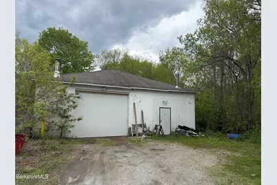 141 Dewey Ave, Pittsfield, MA 01201 - Photo 12