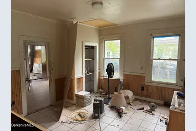 141 Dewey Ave, Pittsfield, MA 01201 - Photo 2