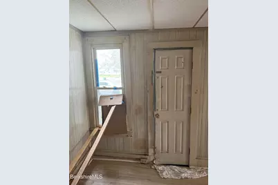 141 Dewey Ave, Pittsfield, MA 01201 - Photo 6