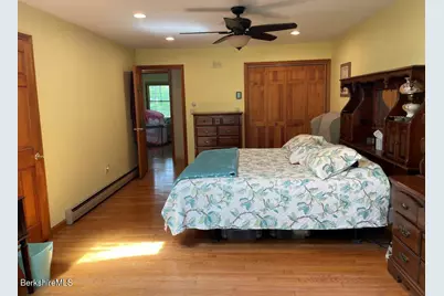 851 E New Lenox Rd, Pittsfield, MA 01201 - Photo 30