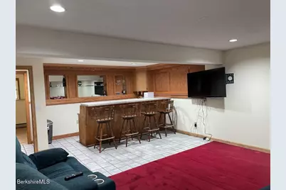 851 E New Lenox Rd, Pittsfield, MA 01201 - Photo 38