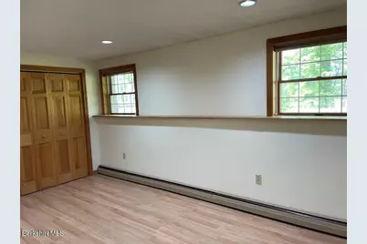 851 E New Lenox Rd, Pittsfield, MA 01201 - Photo 36