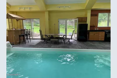 851 E New Lenox Rd, Pittsfield, MA 01201 - Photo 20