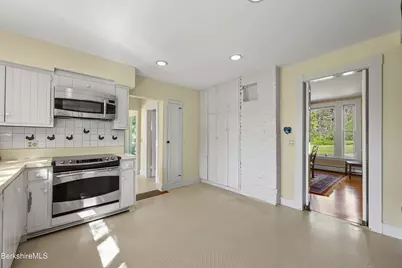 214 Gale Rd, Williamstown, MA 01267 - Photo 32