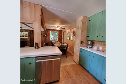 17 Beachwood Dr, Stockbridge, MA 01262 - Photo 4