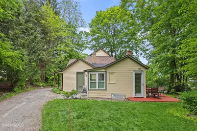 33 Saint Anns Ave, Lenox, MA 01240 - Photo 2