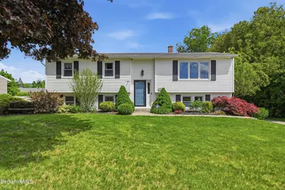18 Greenings Ave, Pittsfield, MA 01201 - Photo 2