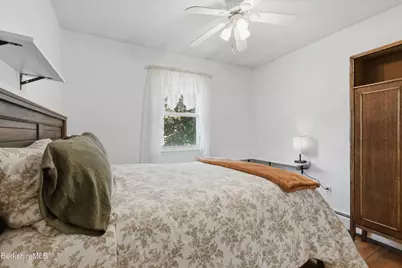 18 Greenings Ave, Pittsfield, MA 01201 - Photo 32