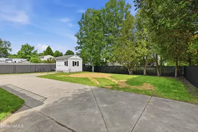 18 Greenings Ave, Pittsfield, MA 01201 - Photo 40