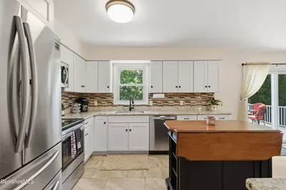 18 Greenings Ave, Pittsfield, MA 01201 - Photo 14