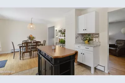 18 Greenings Ave, Pittsfield, MA 01201 - Photo 16