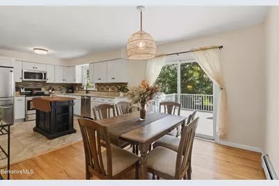 18 Greenings Ave, Pittsfield, MA 01201 - Photo 12