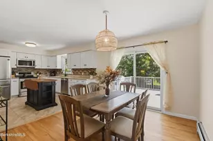 18 Greenings Ave, Pittsfield, MA 01201 - Photo 12
