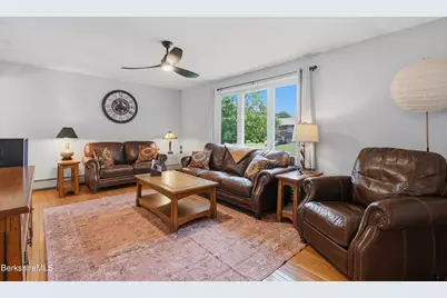 18 Greenings Ave, Pittsfield, MA 01201 - Photo 8