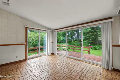 28 Hopewell Dr, Pittsfield, MA 01201 - Photo 18