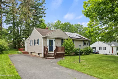 28 Hopewell Dr, Pittsfield, MA 01201 - Photo 2
