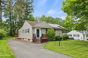 28 Hopewell Dr, Pittsfield, MA 01201 - Photo 2
