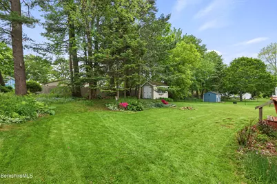 28 Hopewell Dr, Pittsfield, MA 01201 - Photo 36