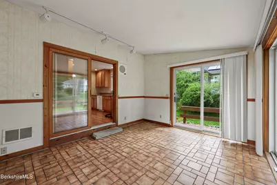 28 Hopewell Dr, Pittsfield, MA 01201 - Photo 20