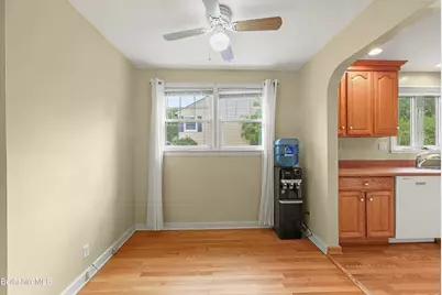 28 Hopewell Dr, Pittsfield, MA 01201 - Photo 10