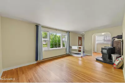 28 Hopewell Dr, Pittsfield, MA 01201 - Photo 4