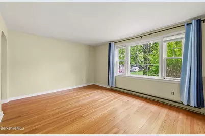 28 Hopewell Dr, Pittsfield, MA 01201 - Photo 6