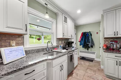 18 Dubis St, Adams, MA 01220 - Photo 10