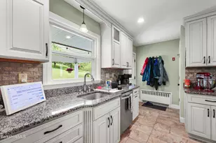 18 Dubis St, Adams, MA 01220 - Photo 10