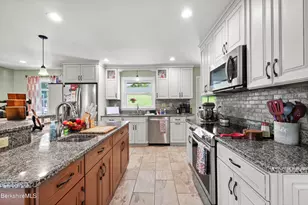 18 Dubis St, Adams, MA 01220 - Photo 8
