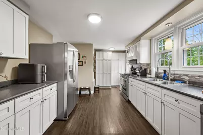 46 Woodlawn Ave, North Adams, MA 01247 - Photo 10