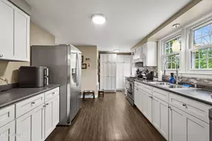 46 Woodlawn Ave, North Adams, MA 01247 - Photo 10