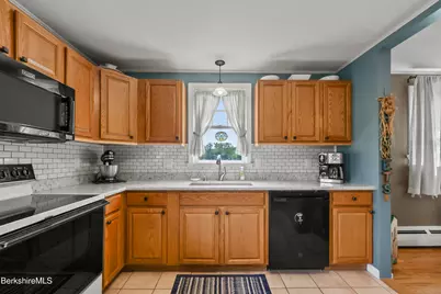 457 N Eagle St, Clarksburg, MA 01247 - Photo 8