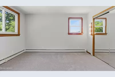 125 Friend St, Adams, MA 01220 - Photo 18