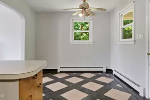 125 Friend St, Adams, MA 01220 - Photo 10