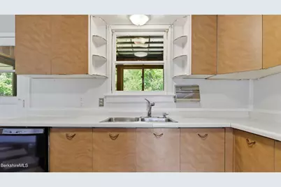 125 Friend St, Adams, MA 01220 - Photo 14