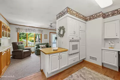29 Cecelia Ter, Pittsfield, MA 01201 - Photo 10