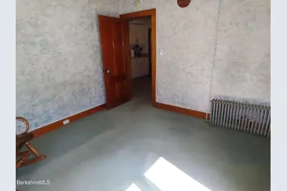 32 Valley St, Adams, MA 01220 - Photo 16