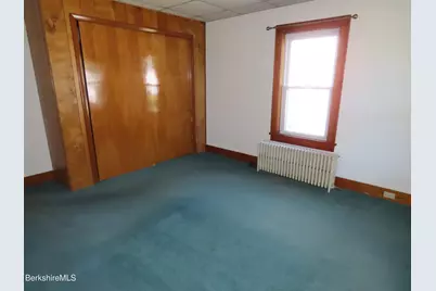 32 Valley St, Adams, MA 01220 - Photo 18
