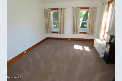 32 Valley St, Adams, MA 01220 - Photo 10