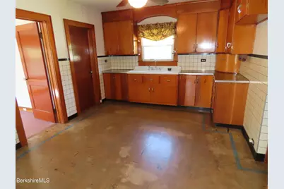 32 Valley St, Adams, MA 01220 - Photo 22