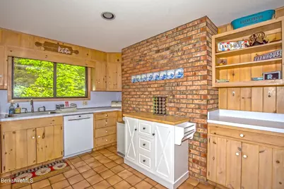 454 Seneca Dr, Becket, MA 01223 - Photo 6