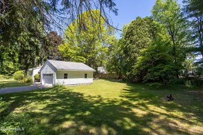 8 Stillwell St, Great Barrington, MA 01230 - Photo 4