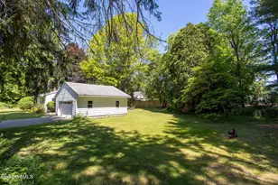 8 Stillwell St, Great Barrington, MA 01230 - Photo 4